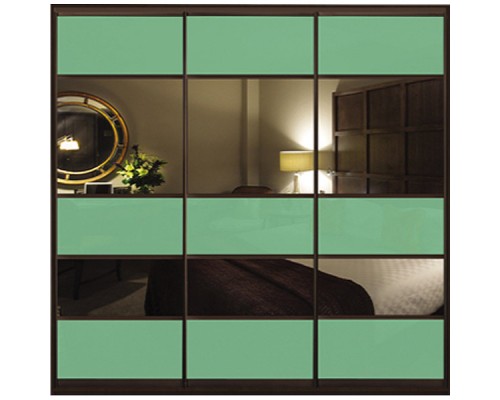 Шкаф-купе  Класик 3-х дверный с фасадами  из цветного стекла и тонированных зеркал