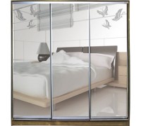 Шкаф-купе  Класик 3-х дверный зеркало с рисунком пескоструй на 2 двери